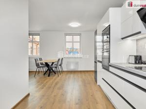 Prodej bytu 3+kk, Karlovy Vary, nábřeží Jana Palacha, 90 m2