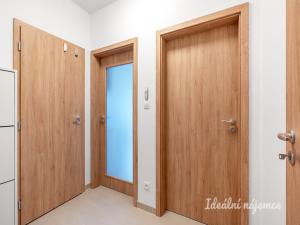 Pronájem bytu 2+kk, Praha - Uhříněves, Karla Guta, 49 m2