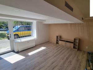 Pronájem bytu 2+kk, Praha - Malešice, Černokostelecká, 35 m2
