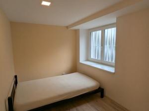 Pronájem bytu 2+kk, Praha - Malešice, Černokostelecká, 35 m2