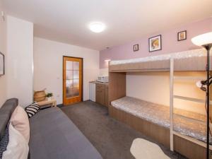 Pronájem bytu 2+kk, Praha - Smíchov, U Santošky, 50 m2