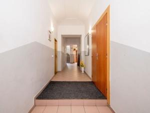 Pronájem bytu 2+kk, Praha - Smíchov, U Santošky, 50 m2