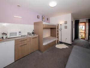 Pronájem bytu 2+kk, Praha - Smíchov, U Santošky, 50 m2