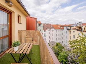 Pronájem bytu 2+kk, Praha - Smíchov, U Santošky, 50 m2