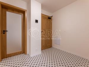 Pronájem bytu 2+kk, Praha - Karlín, Křižíkova, 49 m2