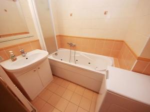 Pronájem bytu 3+kk, Velké Přílepy, Erbenova, 67 m2