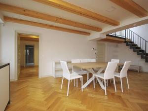 Pronájem bytu 3+kk, Praha - Nové Město, Bolzanova, 199 m2