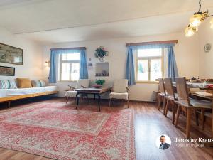 Prodej rodinného domu, Šárovcova Lhota, 128 m2