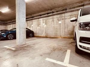 Pronájem garážového stání, Brno, U Leskavy, 12 m2