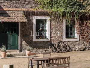 Prodej komerční nemovitosti, Stříbrná Skalice, 1700 m2