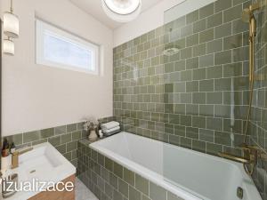 Prodej rodinného domu, Libčice nad Vltavou, Pod Hájem, 229 m2