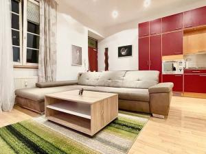 Pronájem bytu 2+kk, Praha - Bubeneč, Letenské náměstí, 53 m2