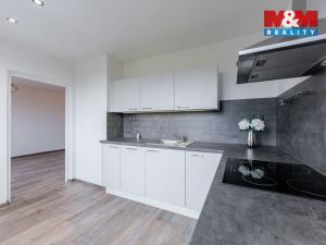 Prodej bytu 2+1, Karlovy Vary - Drahovice, Maďarská, 61 m2