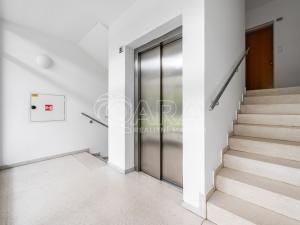 Pronájem bytu 2+kk, Praha - Liboc, Naardenská, 80 m2