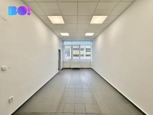 Pronájem kanceláře, Třinec, nám. Svobody, 61 m2