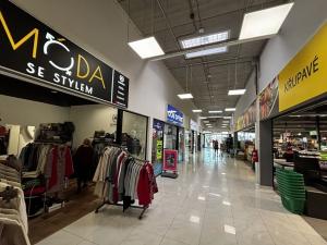 Pronájem obchodního prostoru, Slavkov u Brna, Křenovická, 32 m2