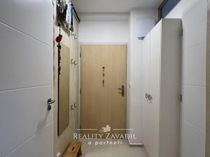 Pronájem bytu 2+kk, Praha, Chaberská, 45 m2