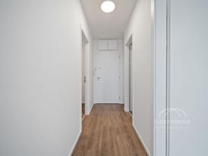 Pronájem bytu 2+kk, Praha, Líbalova, 50 m2