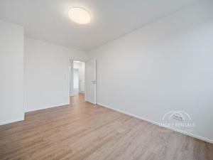 Pronájem bytu 2+kk, Praha, Líbalova, 43 m2