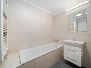 Pronájem bytu 2+kk, Praha, Líbalova, 43 m2