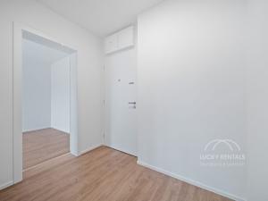 Pronájem bytu 1+kk, Praha, Líbalova, 32 m2