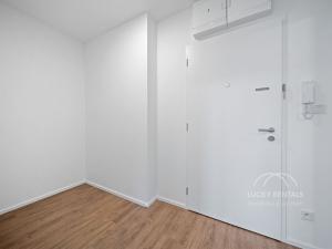 Pronájem bytu 1+kk, Praha, Líbalova, 32 m2
