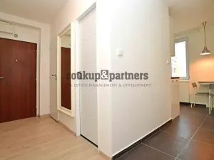 Pronájem bytu 2+1, Praha - Vršovice, V olšinách, 52 m2