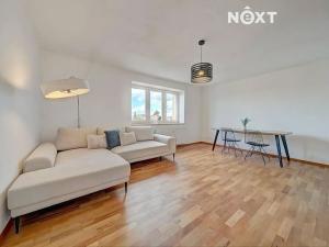 Prodej bytu 3+1, Jindřichův Hradec, Sídliště, 72 m2