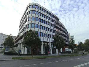 Pronájem kanceláře, Praha - Nusle, Lomnického, 393 m2