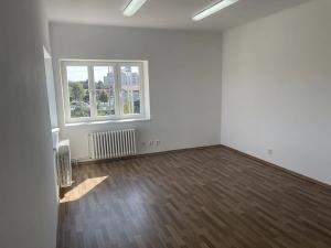 Pronájem kanceláře, Praha - Horní Počernice, Bystrá, 30 m2