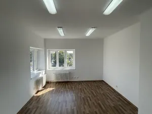Pronájem kanceláře, Praha - Horní Počernice, Bystrá, 30 m2