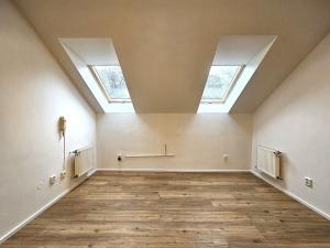 Pronájem kanceláře, Praha, Vinopalnická, 104 m2