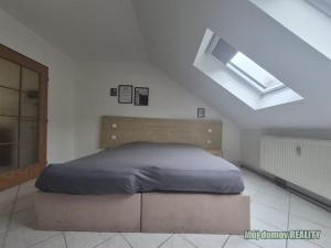 Pronájem bytu 2+kk, Praha - Smíchov, U Santošky, 50 m2