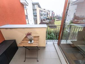 Pronájem bytu 2+kk, Praha - Stodůlky, Švejcarovo náměstí, 57 m2