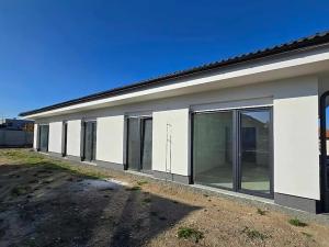 Pronájem rodinného domu, Svojetice, 200 m2