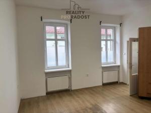 Pronájem bytu 2+1, Ostrava, Tavičská, 78 m2