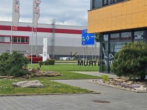 Pronájem obchodního prostoru, Praha - Horní Počernice, Sezemická, 312 m2