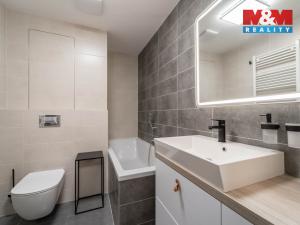 Prodej bytu 1+kk, Praha - Uhříněves, Oty Bubeníčka, 32 m2