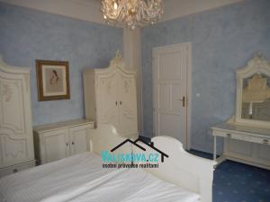 Pronájem bytu 2+kk, Kroměříž, Riegrovo náměstí, 70 m2