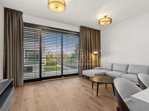 Pronájem bytu 2+kk, Praha - Troja, Pod Hrachovkou, 61 m2