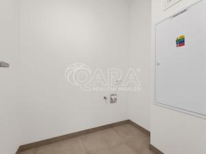 Pronájem bytu 2+kk, Praha - Troja, Pod Hrachovkou, 61 m2