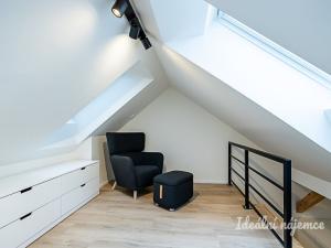 Pronájem bytu 1+kk, Praha - Záběhlice, Za návsí, 26 m2