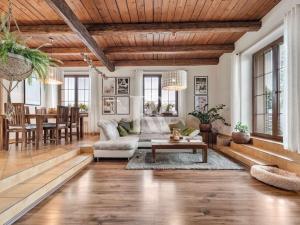 Prodej rodinného domu, Libčany, 280 m2