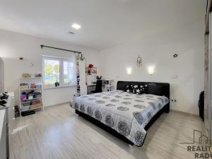 Prodej rodinného domu, Hrádek, 165 m2