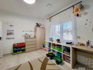 Prodej rodinného domu, Hrádek, 165 m2