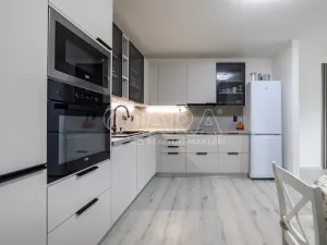 Prodej bytu 5+kk, Holubice, Za Dvorem, 117 m2