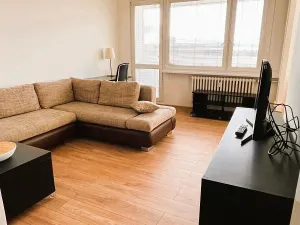 Pronájem bytu 3+1, Praha - Troja, Svídnická, 68 m2