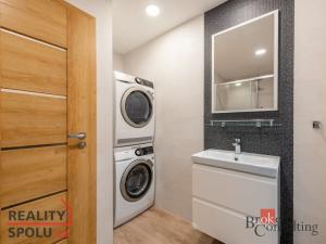 Pronájem bytu 3+kk, Praha - Střížkov, Varnsdorfská, 59 m2