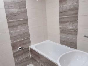 Pronájem bytu 2+1, Děčín - Děčín VI-Letná, 70 m2