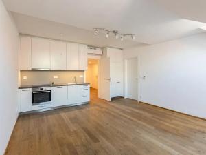 Pronájem bytu 3+kk, Praha - Bubeneč, Sochařská, 75 m2